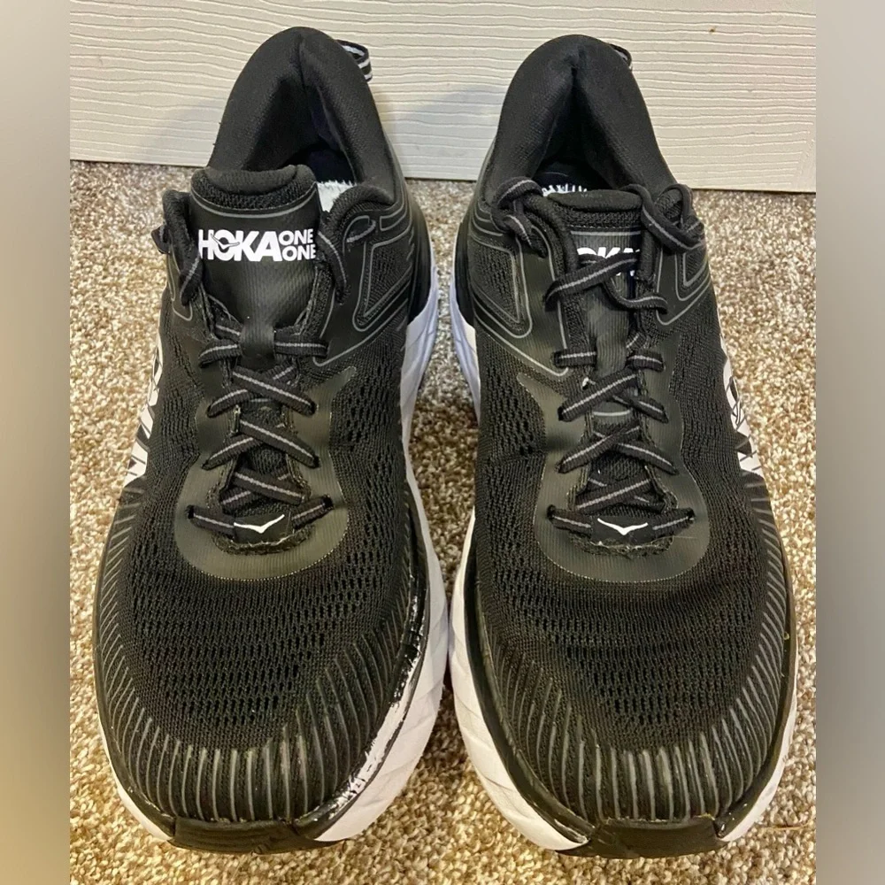 Hoka One One Bondi 7 Black White - Size 10.5 -1110519-BWHT.  Missing Insoles